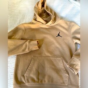Boys M Jordan sweatshirt excellent condition. Fits a size 8